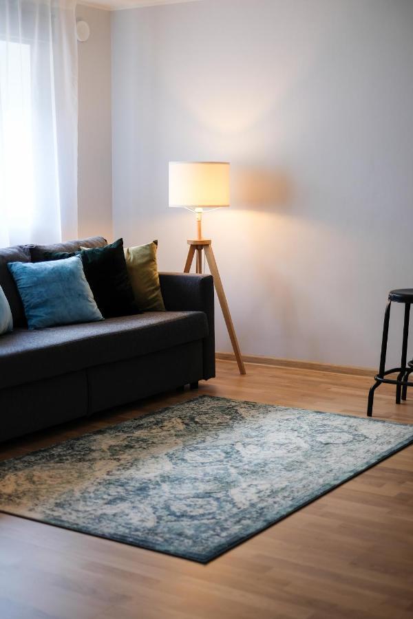 Ohtu Poik 2 City Center Basement Apartment Parnu Ngoại thất bức ảnh